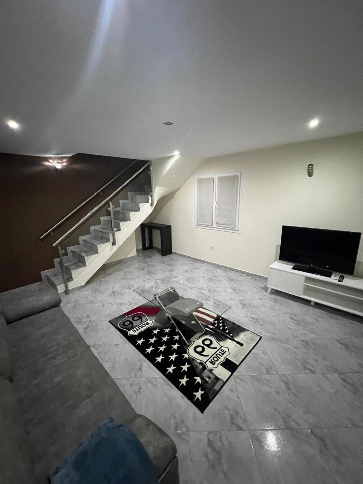איזמוריס House At Beach מראה חיצוני תמונה